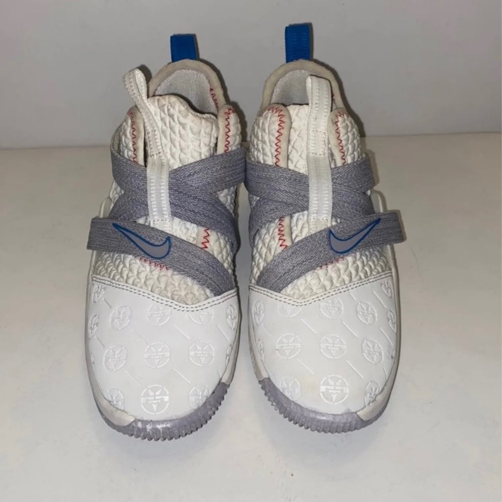 Nike shoes - Picture 3 of 8